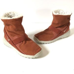 Nike Golkana Sneaker Boots  Womens 8 Suede Orange Brown Lined Slip On Pull On